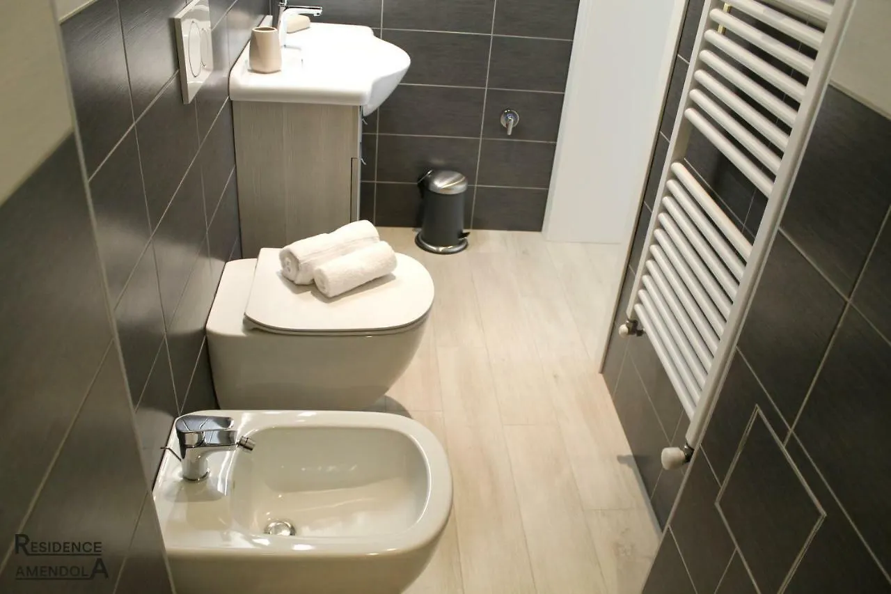 Residence Amendola Bologna 0*,